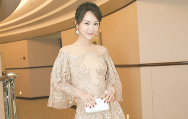 杨紫饰演贺顿